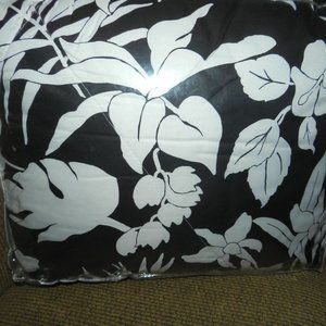 HAWANIAN PALMS COMFORTER SETS BLACK WHITE KING & QUEEN NWT!